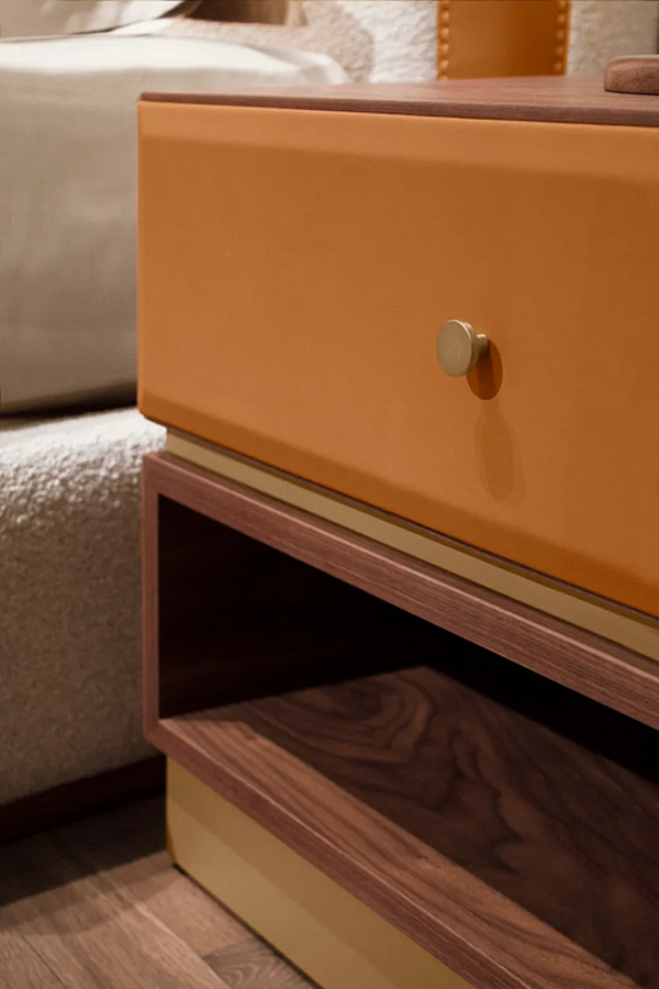 Table de chevet en bois Clarissa FORMITALIA usine FORMITALIA de l'Italie. Foto №4