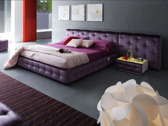 Lit double avec tête de lit capitonnée en tissu MitoHome Auriga usine MitoHome de l'Italie