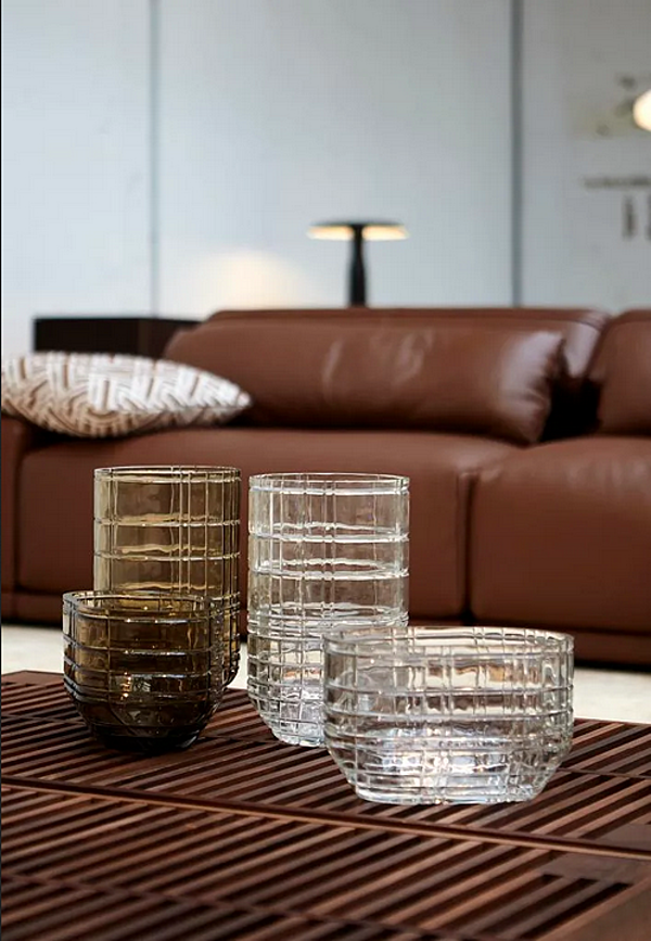 Vase en verre Prisme LIGNE ROSET usine LIGNE ROSET de l'Italie. Foto №4