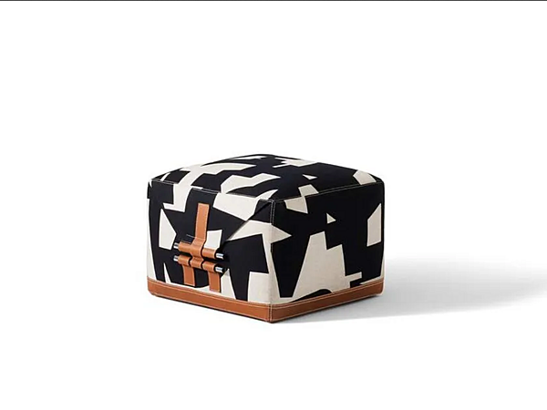 Pouf carré rembourré en tissu CASSINA Somewhere El S usine CASSINA de l'Italie. Foto №1