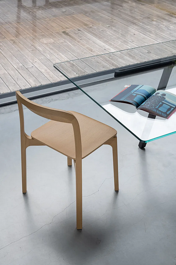 Chaise empilable en frêne Contorna Kristalia usine Kristalia de l'Italie. Foto №9