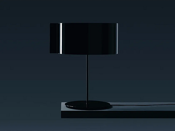 Lampe de table en métal avec variateur Oluce 206 usine Oluce de l'Italie. Foto №1
