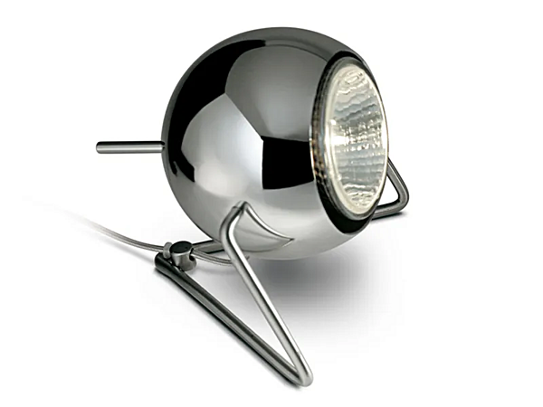 Lampe de table en métal ajustable Fabbian Beluga en acier usine Fabbian de l'Italie. Foto №1