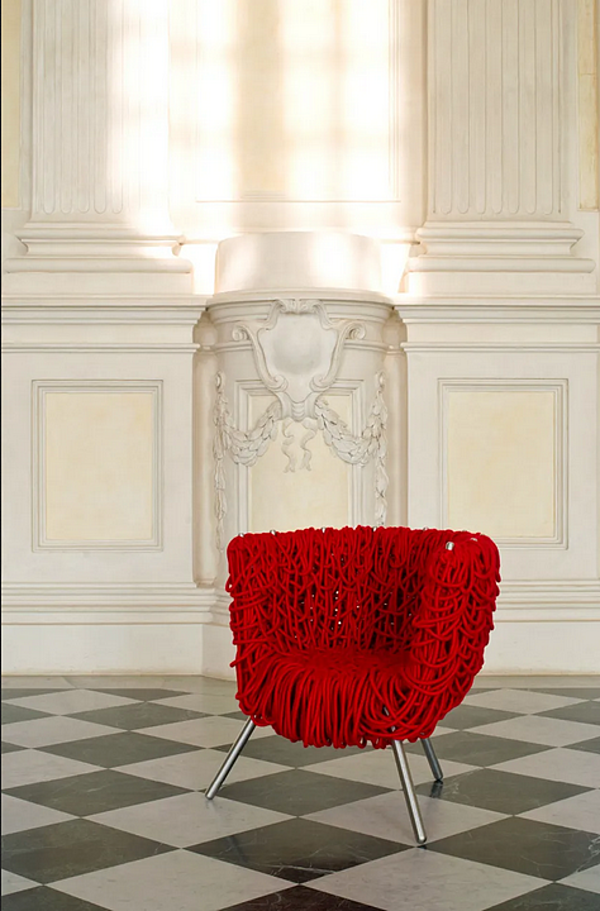 Fauteuil en tissu avec accoudoirs Edra Vermelha CTV010 usine EDRA de l'Italie. Foto №6