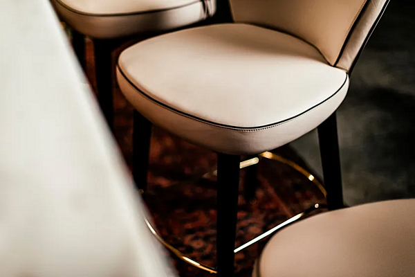 Tabouret haut pivotant en cuir Olivia Black Tie OLI67, OLI77, OLI67SW, OLI77SW usine Black Tie de l'Italie. Foto №5