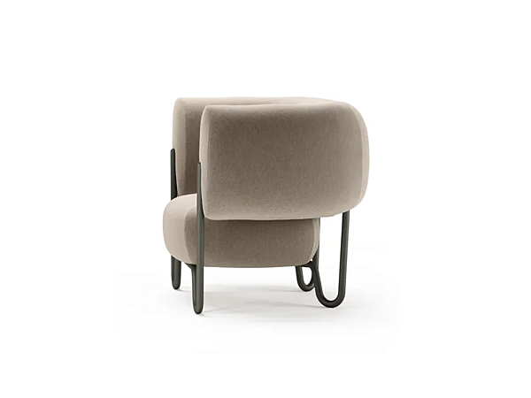 Fauteuil en tissu Crabby avec accoudoirs INNOVA Imbottiti usine Innova Imbottiti de l'Italie. Foto №4