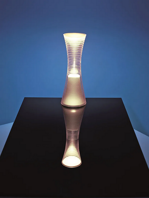 Lampe de table sans fil en méthacrylate collection Come Together Artemide 0165W20A, 0165W10A, 0165W30A usine Artemide de l'Italie. Foto №3