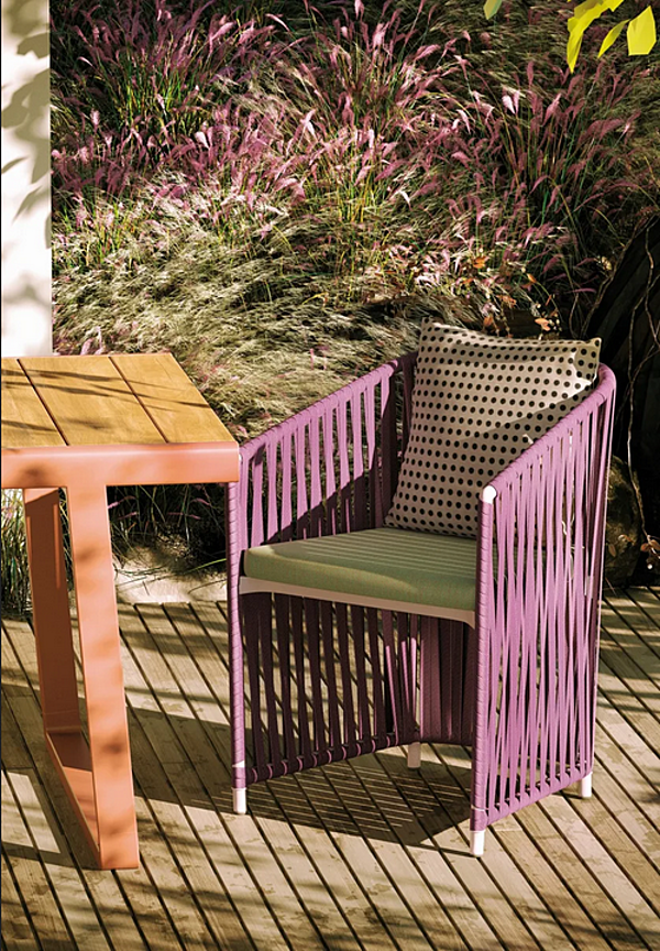 Chaise de jardin avec accoudoirs en aluminium KETTAL Bitta Lounge usine KETTAL de l'Italie. Foto №3