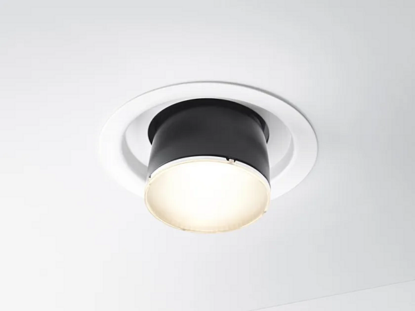 Spotlight encastré LED Claque F43 Fabbian usine Fabbian de l'Italie. Foto №1