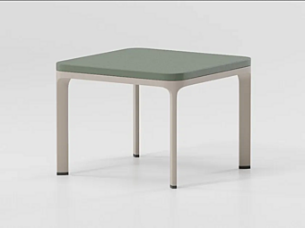 Table d'appoint de jardin en aluminium KETTAL Park Life usine KETTAL de l'Italie