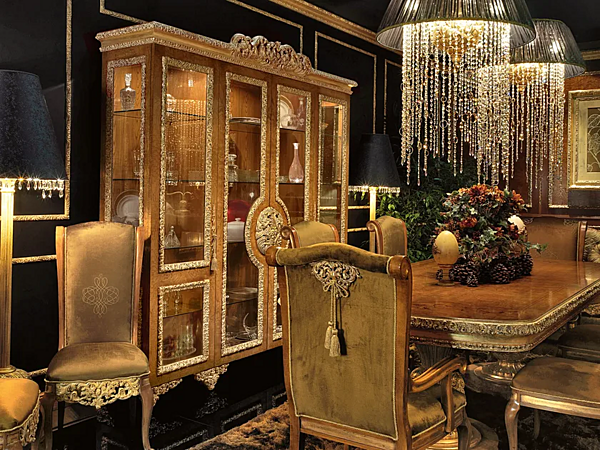 Vitrine en bois Royal A.R. Arredamenti 712/A usine A.R.ARREDAMENTI SRL de l'Italie. Foto №3