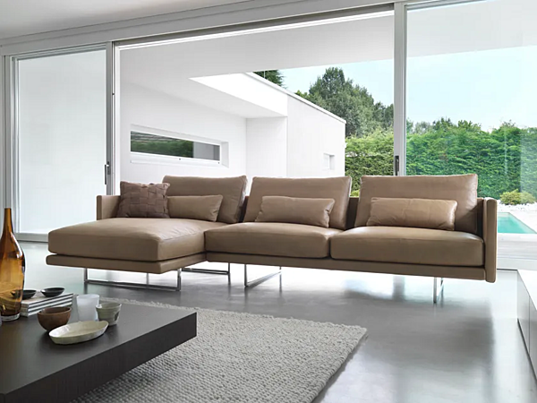 Canapé en cuir avec repose-jambes GYFORM ZELIG usine Gyform de l'Italie. Foto №1