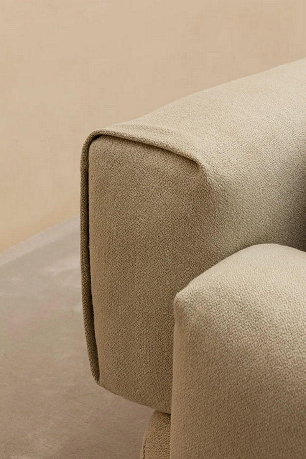 Canapé d'angle en tissu Simposio Saba usine SABA de l'Italie. Foto №5