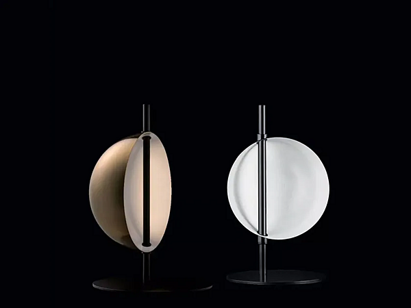 Lampe de table en métal LED basse tension Superluna 297 Oluce usine Oluce de l'Italie. Foto №1
