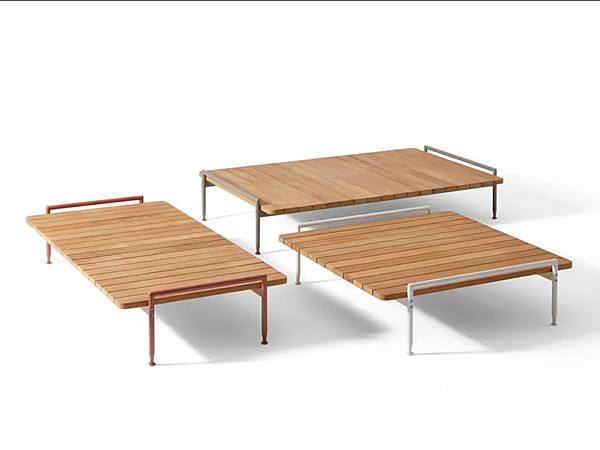 Table d'appoint bas en iroko extérieur CASSINA Esosoft usine CASSINA de l'Italie. Foto №1