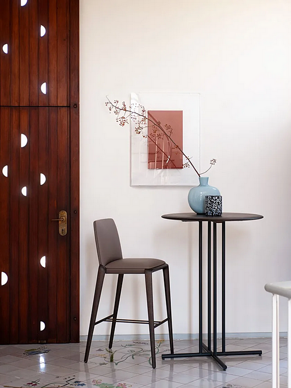 Tabouret haut en cuir avec dossier Hiru 947 A Potocco 947/A usine POTOCCO de l'Italie. Foto №4