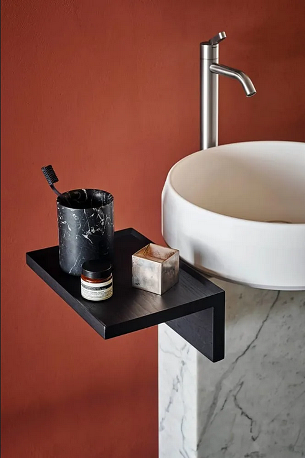 Mitigeur de lavabo sur pied en acier inoxydable à poignée unique AGAPE Collection Square usine Agape de l'Italie. Foto №3