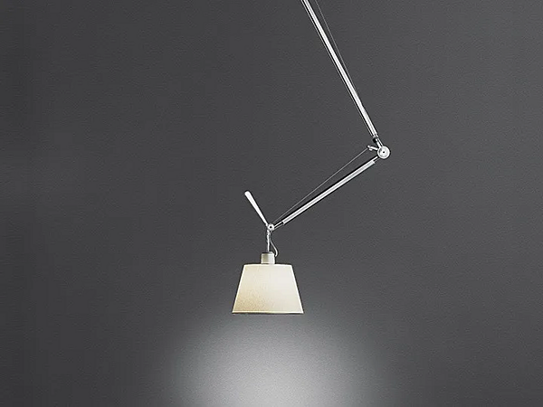 Lampe suspendue pivotante dimmable en aluminium Artemide Tolomeo Decentrata 0629000A usine Artemide de l'Italie. Foto №1