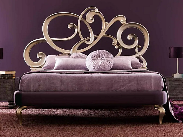 Lit double en cuir rembourré avec tête de lit douce CORTEZARI Viola Soft usine CORTE ZARI de l'Italie. Foto №1
