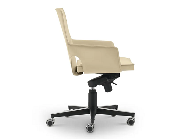 Chaise de bureau pivotante en cuir tanné avec roulettes i 4 Mariani SHU usine i 4 Mariani de l'Italie. Foto №3