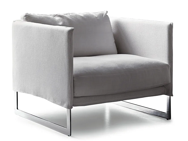 Fauteuil en tissu avec accoudoirs Saba Livingston usine SABA de l'Italie. Foto №1