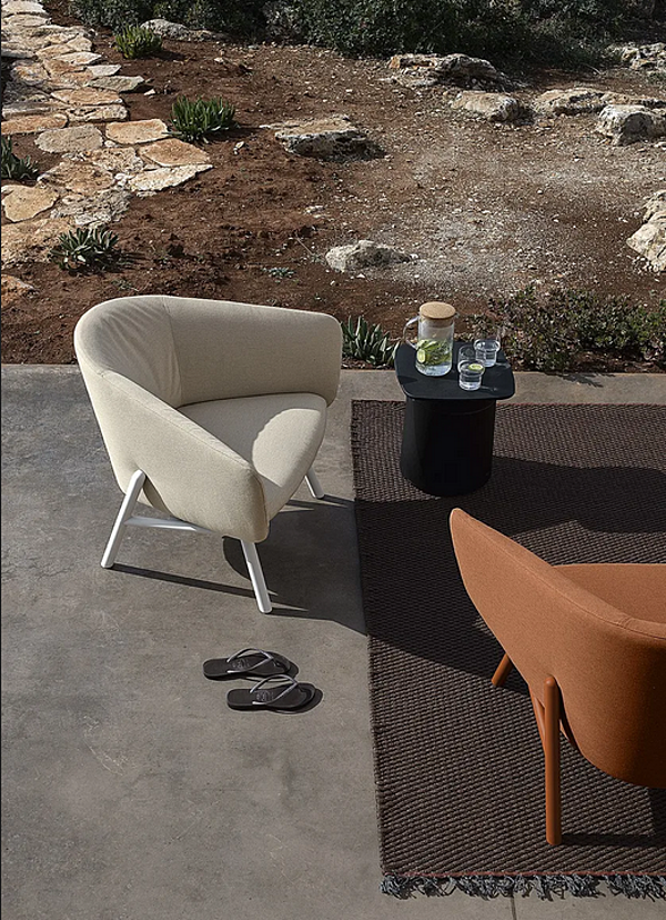Fauteuil de jardin avec accoudoirs en Sunbrella Kristalia Tuile usine Kristalia de l'Italie. Foto №5
