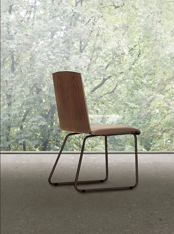 Chaise en cuir avec base à patin I 4 Mariani Wing usine i 4 Mariani de l'Italie. Foto №2