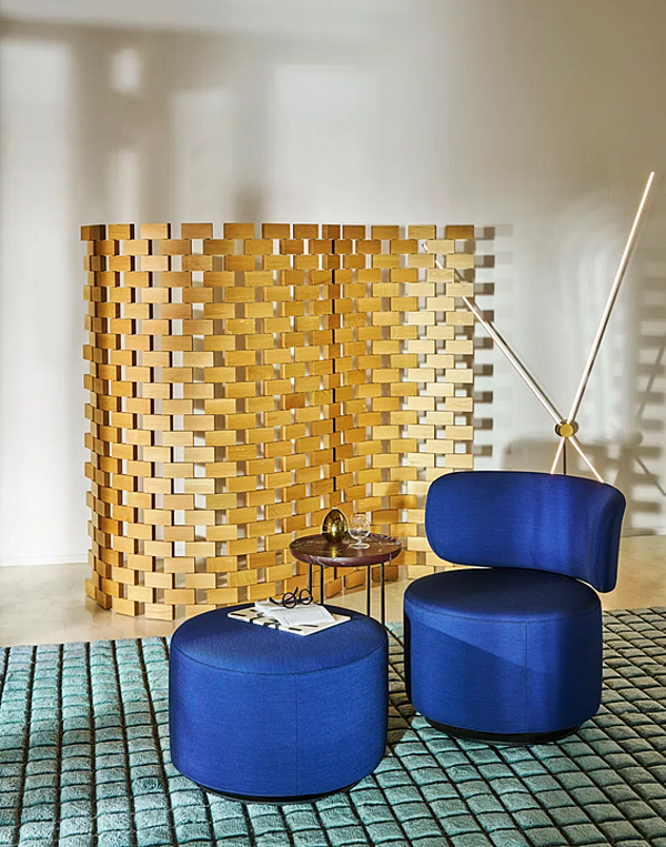 Fauteuil en tissu avec accoudoirs CASSINA Tamburound usine CASSINA de l'Italie. Foto №3